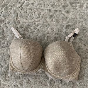 Nwt Victoria’s Secret silver Demi bra 32DDD